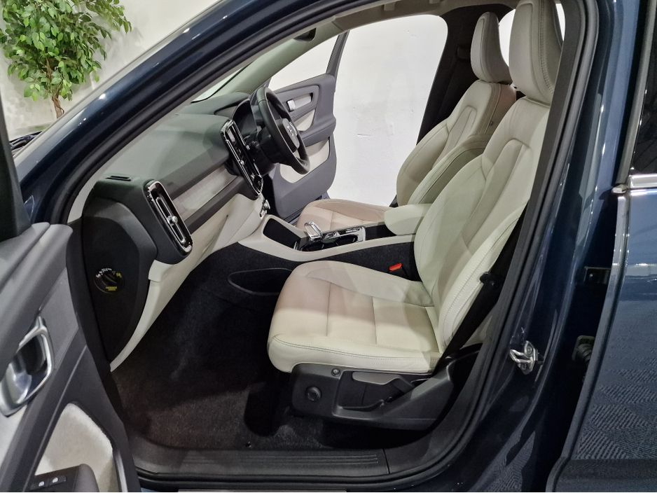 2021 Volvo XC40