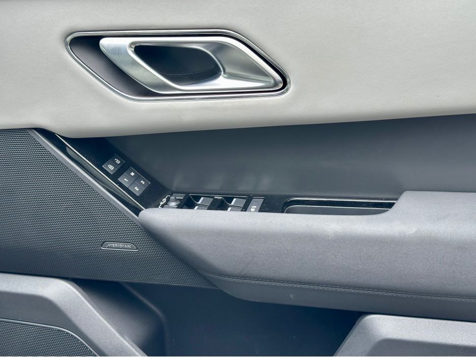2025 Land Rover Range Rover Velar