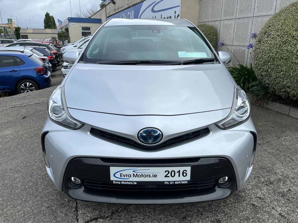 2016 Toyota Prius Alpha