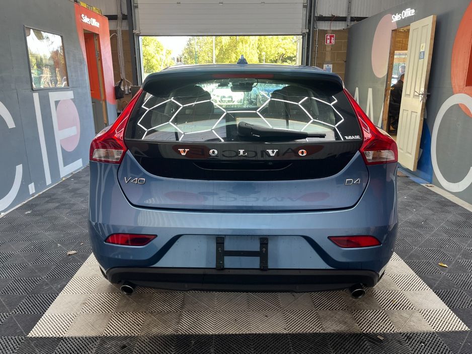 2016 Volvo V40