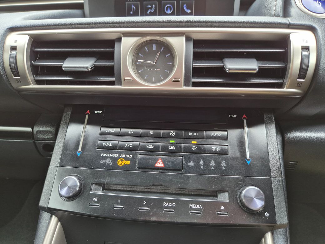 2014 Lexus IS 300h