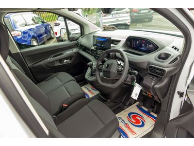 2025 Peugeot Partner