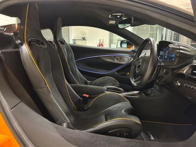 2023 McLaren Artura