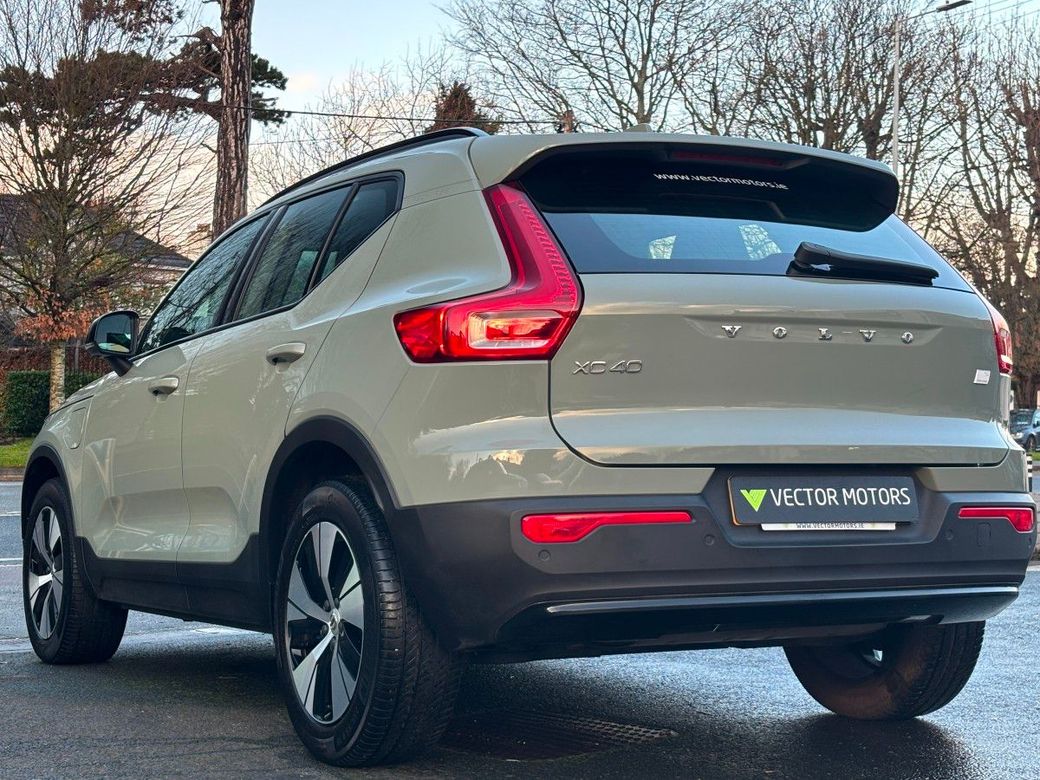 2023 Volvo XC40