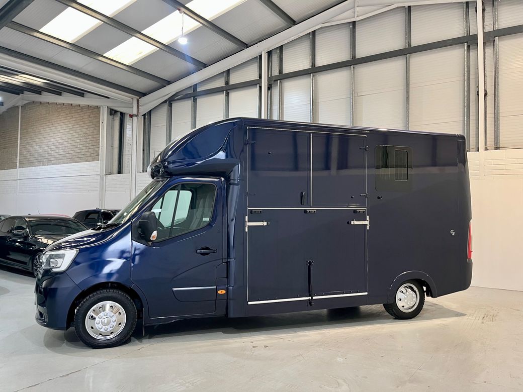 2020 Renault Master