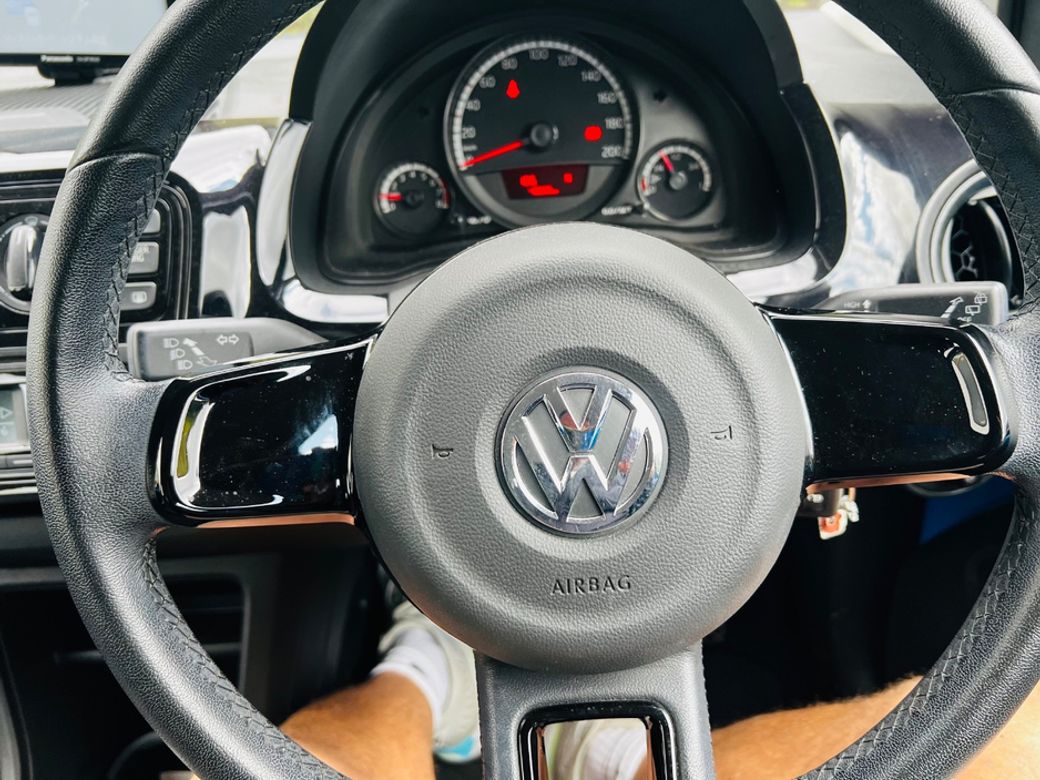 2015 Volkswagen up!