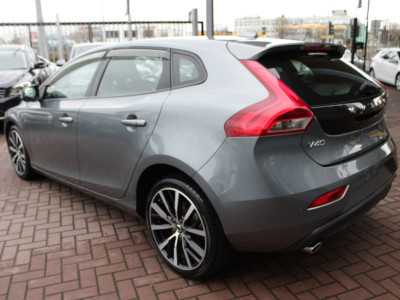 2018 Volvo V40