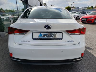 2018 Lexus IS 300h