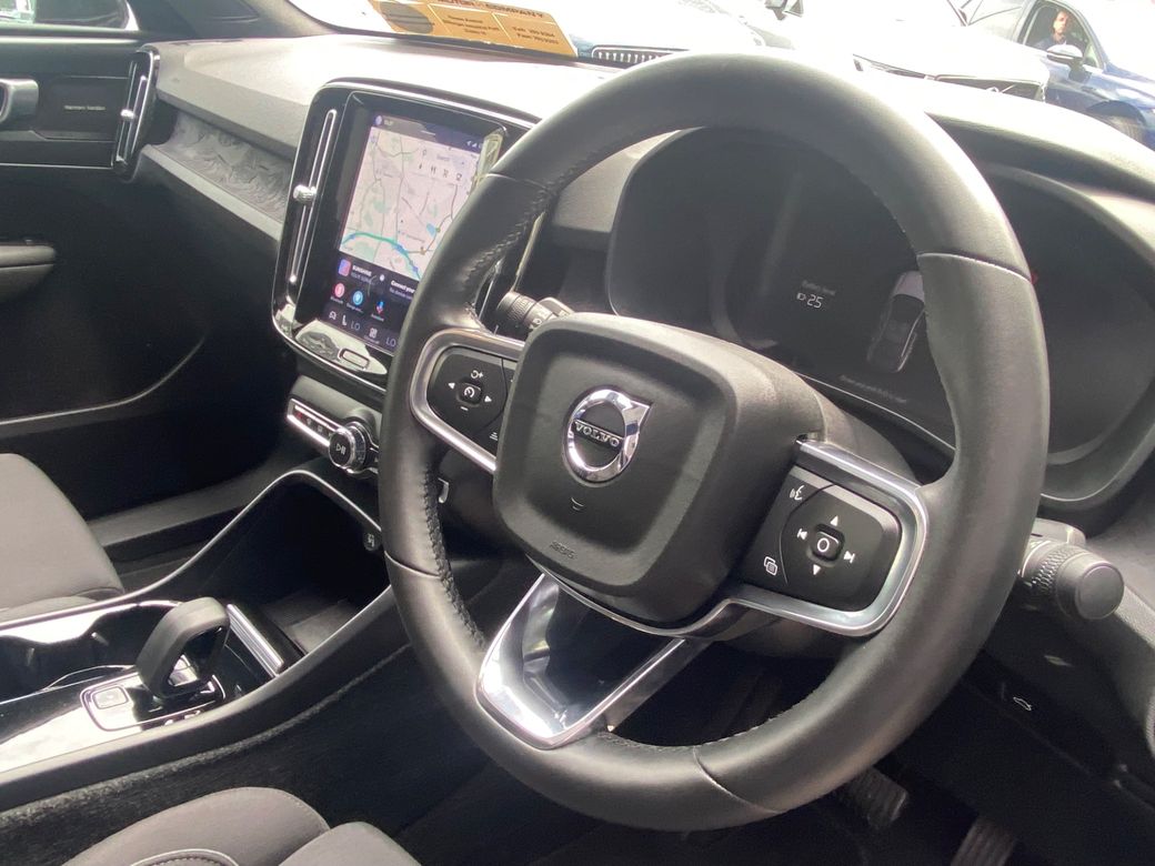 2023 Volvo C40