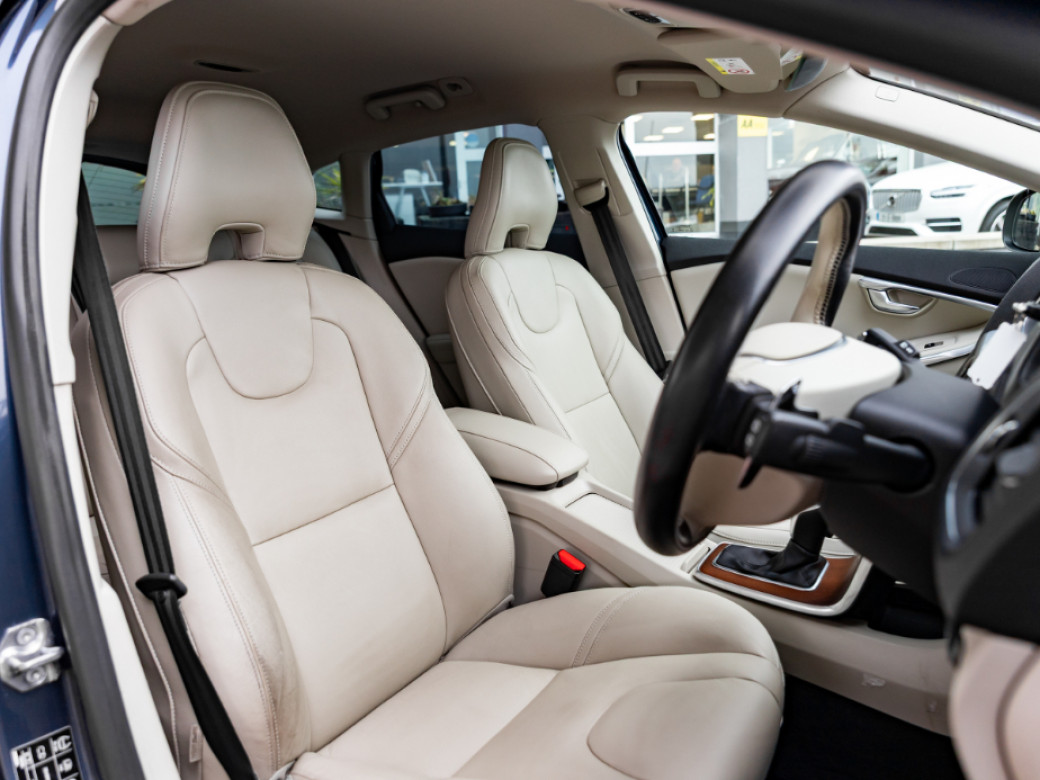 2016 Volvo V40