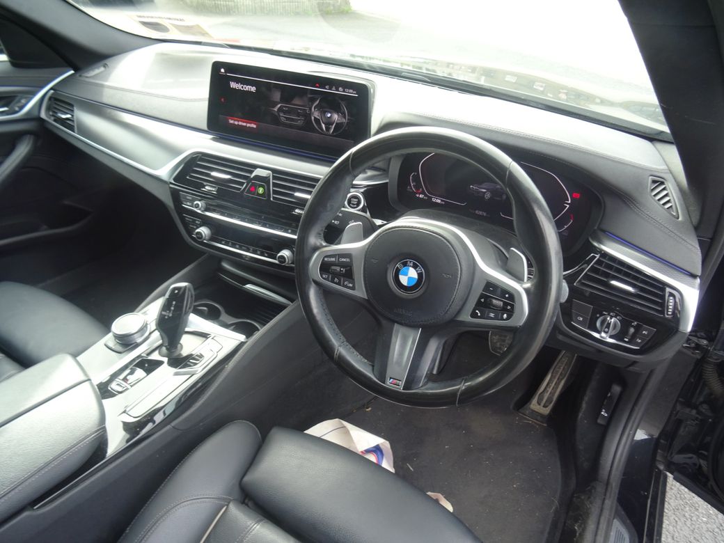 2021 BMW 520