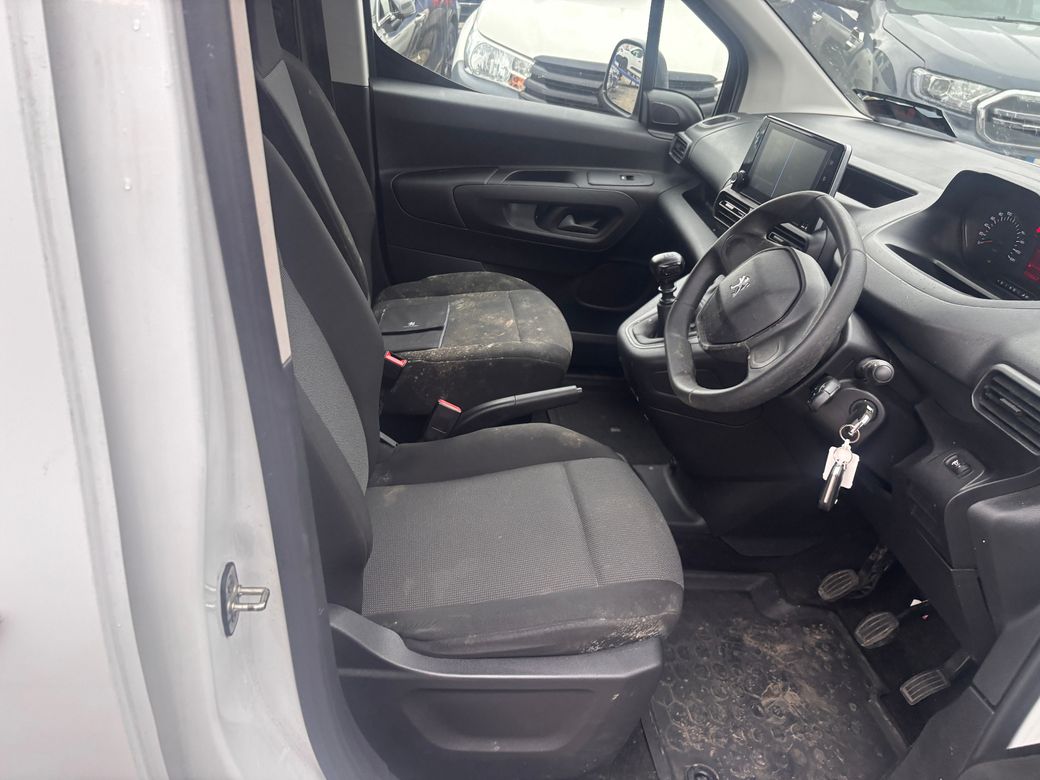 2022 Peugeot Partner