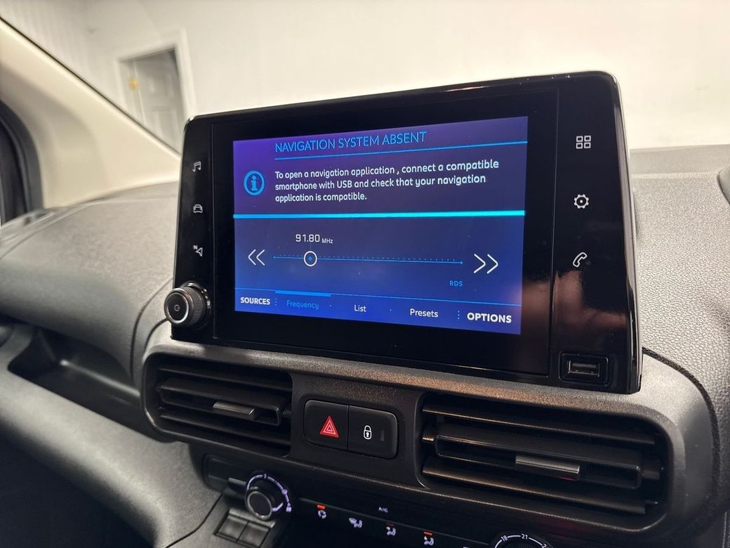 2024 Peugeot Partner