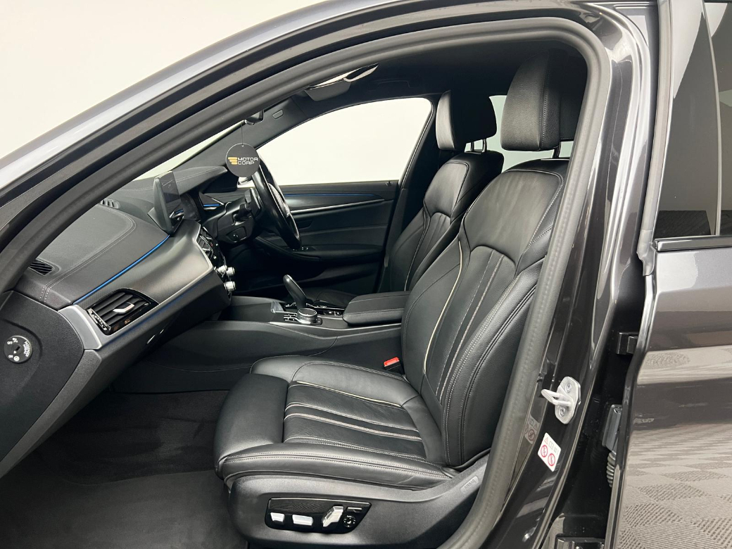 2022 BMW 5 Series