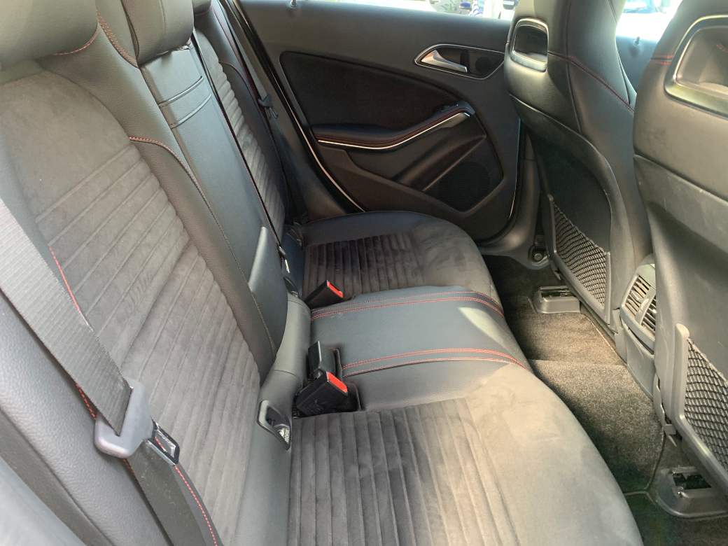 2017 Mercedes-Benz A 180