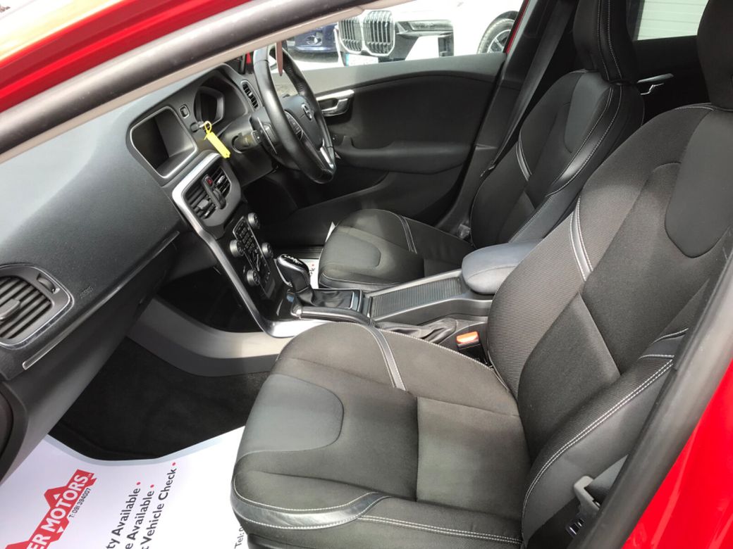 2018 Volvo V40