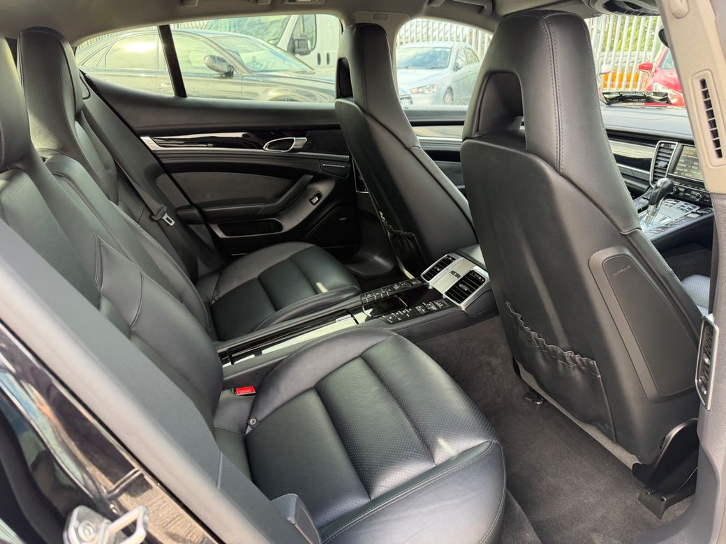 2015 Porsche Panamera