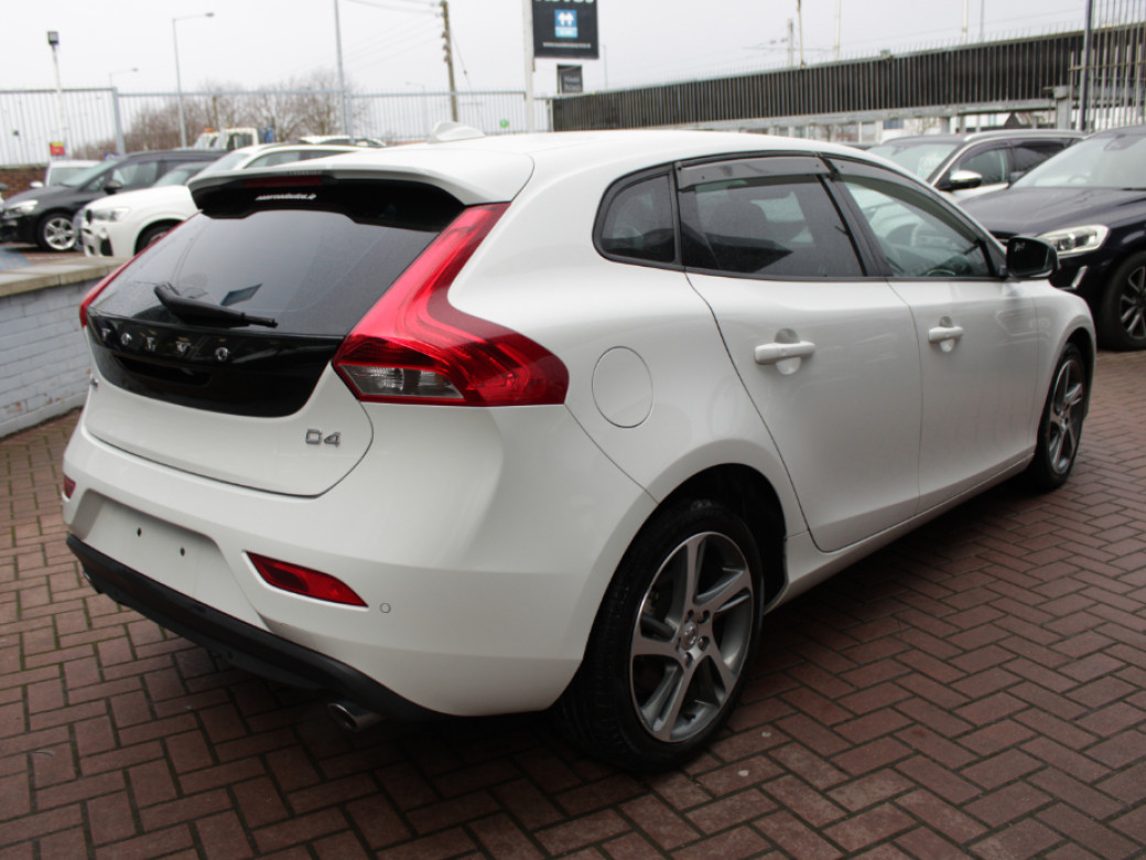 2017 Volvo V40