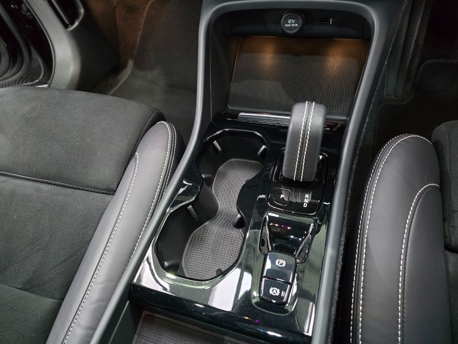 2022 Volvo XC40