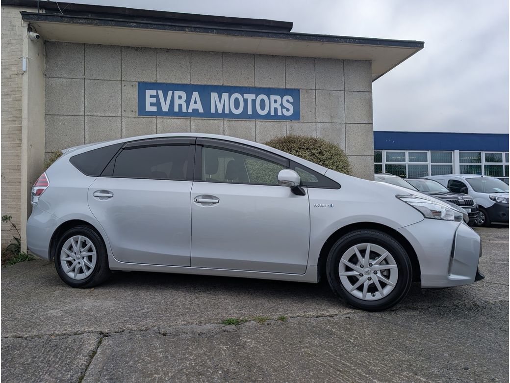 2019 Toyota Prius Alpha