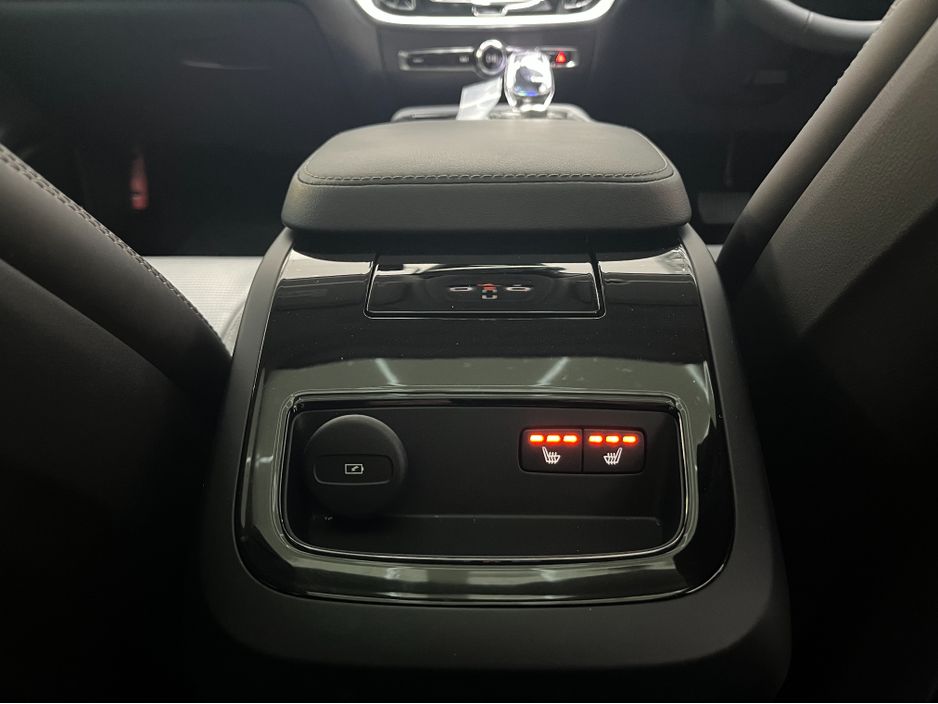 2024 Volvo V40