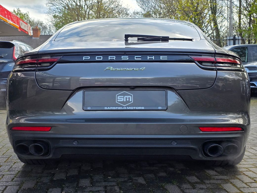 2018 Porsche Panamera