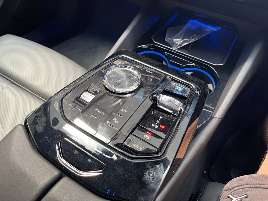 2024 BMW i5