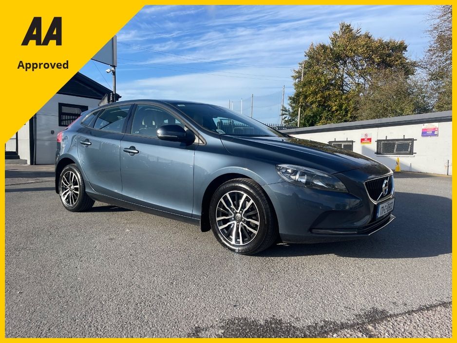 2017 Volvo V40