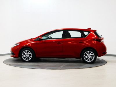 2016 Toyota Auris
