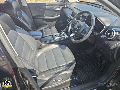 2023 MG HS