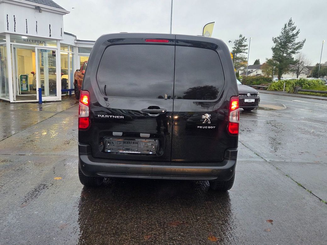 2021 Peugeot Partner