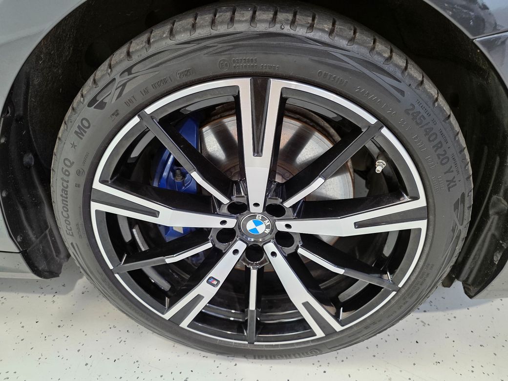 2025 BMW i5