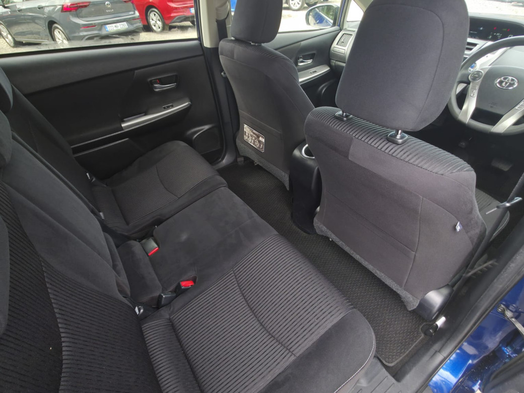 2017 Toyota Prius Alpha