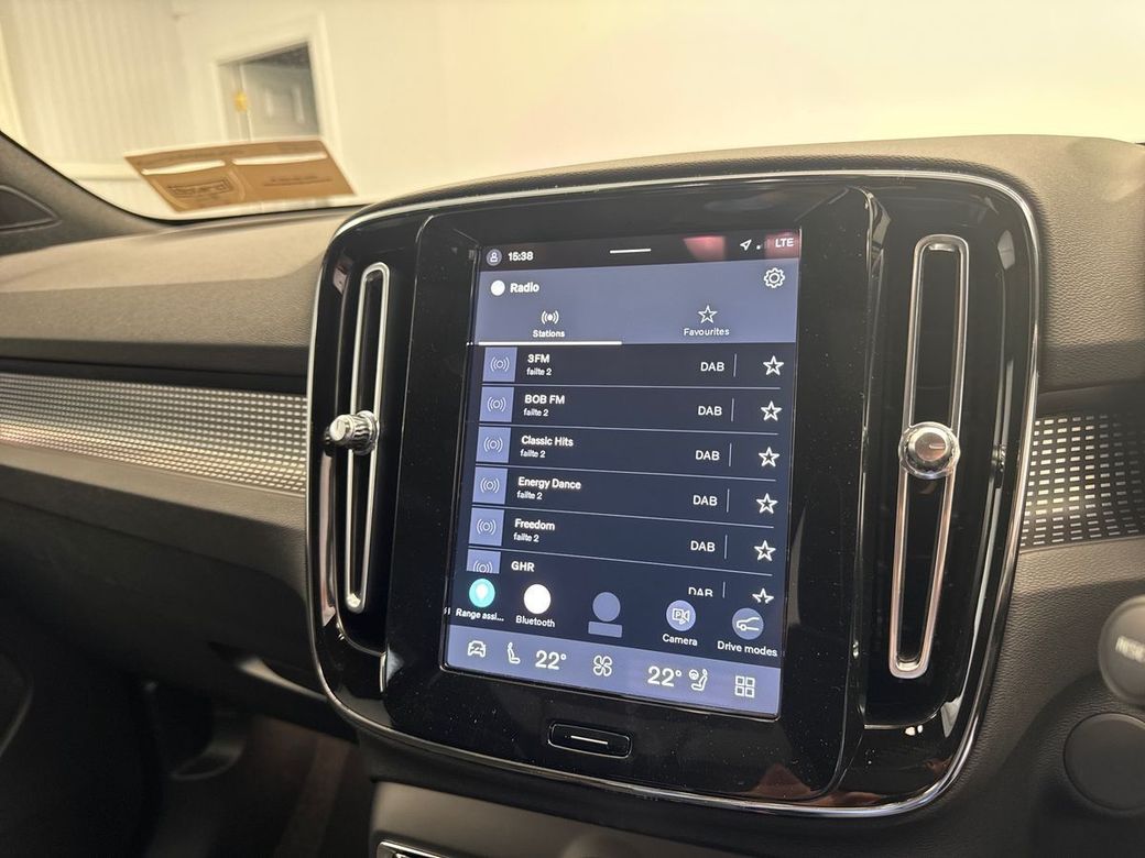 2026 Volvo EX40