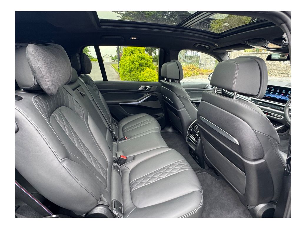 2023 BMW X7