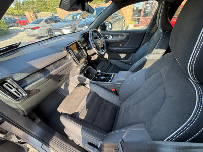 2022 Volvo XC40