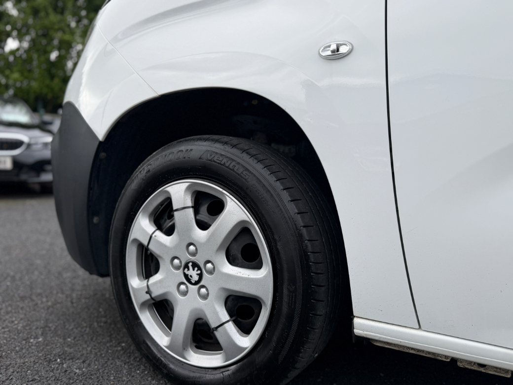 2022 Peugeot Partner