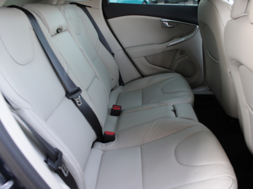 2018 Volvo V40