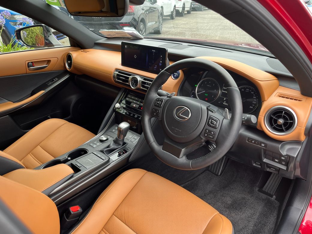 2021 Lexus IS 300h