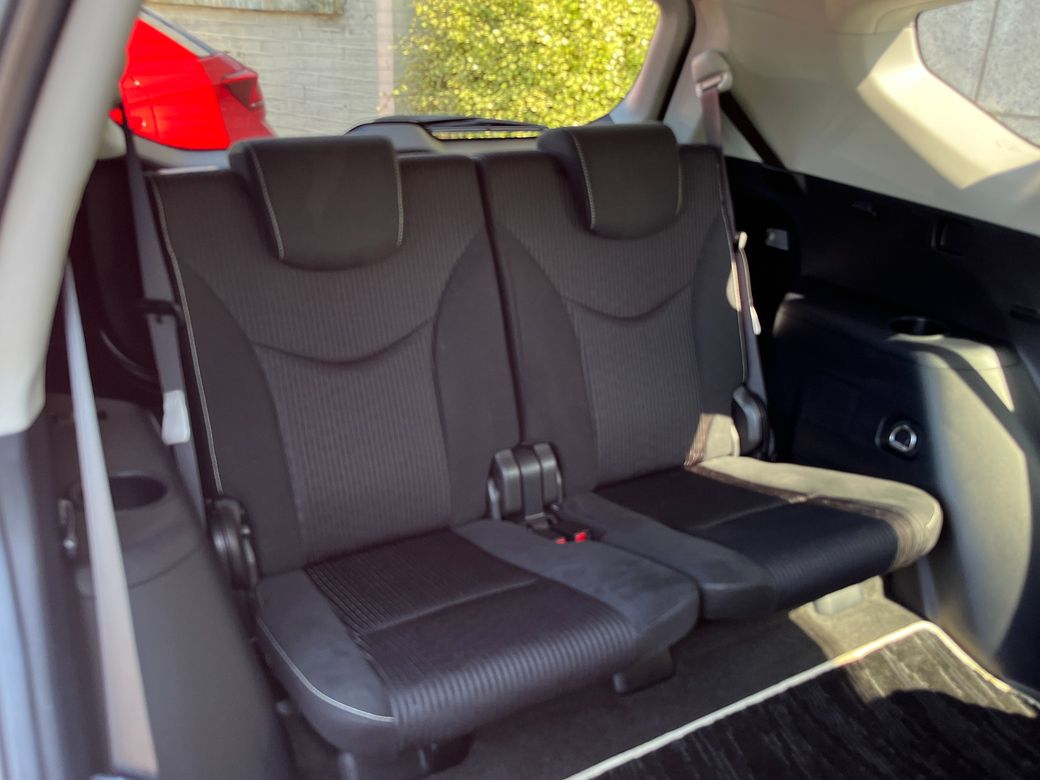 2019 Toyota Prius Alpha