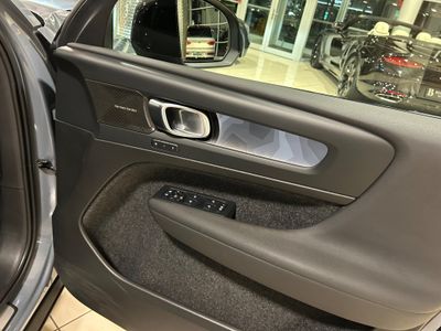 2023 Volvo XC40