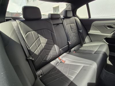 2025 BMW i5