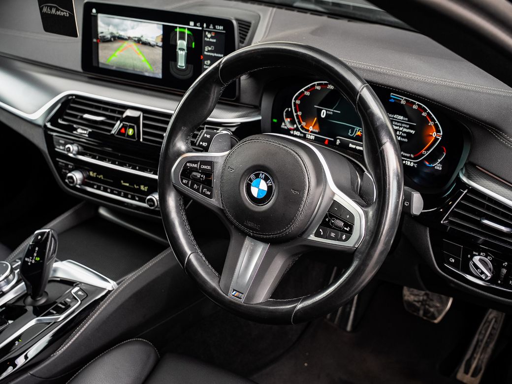 2023 BMW 520