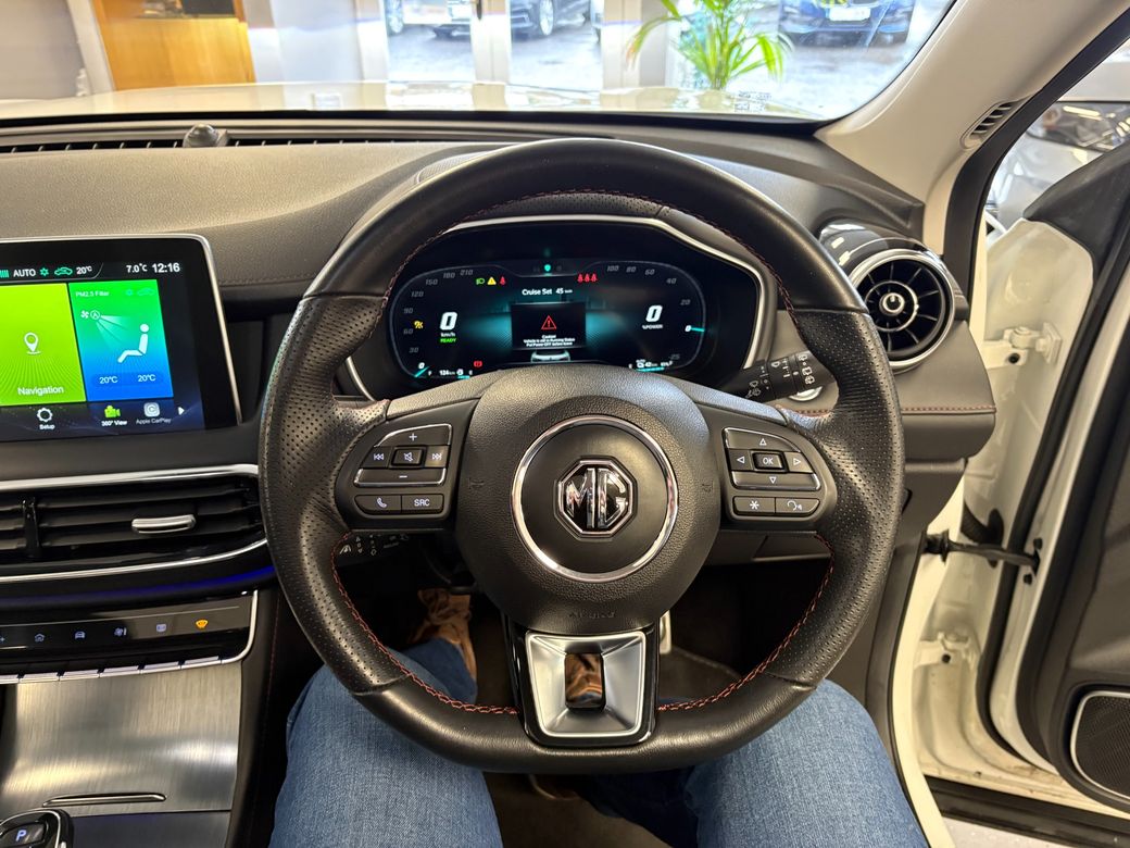 2022 MG HS