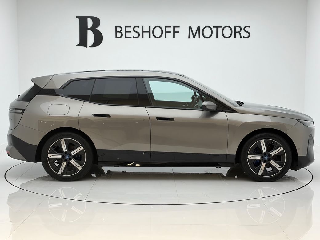 2025 BMW iX