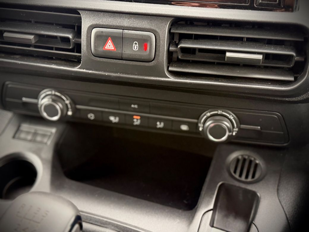 2023 Peugeot Partner