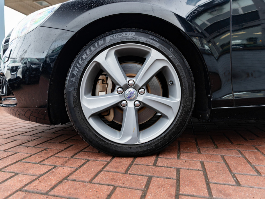2016 Volvo V40