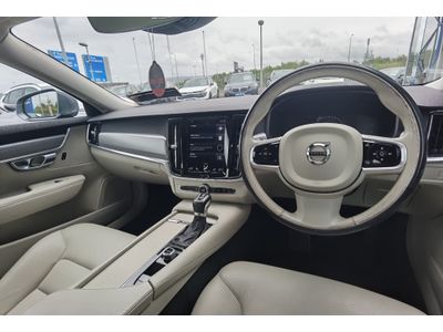 2017 Volvo S90