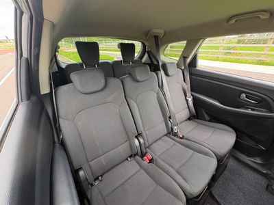 2016 Kia Carens