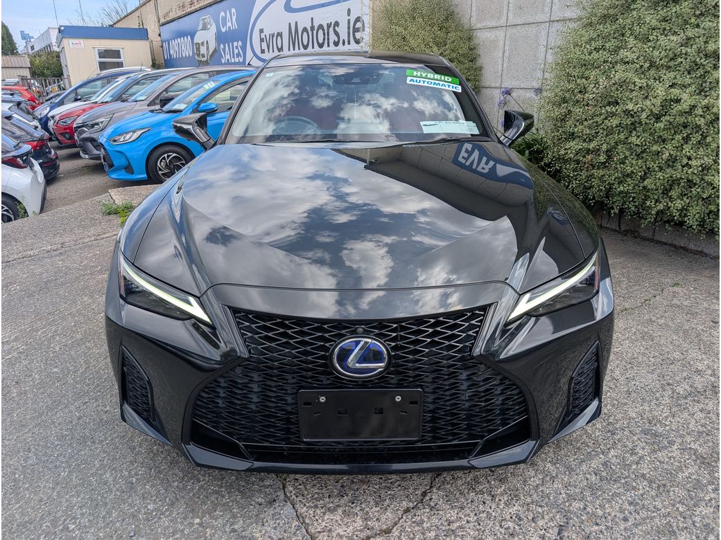 2021 Lexus IS 300h